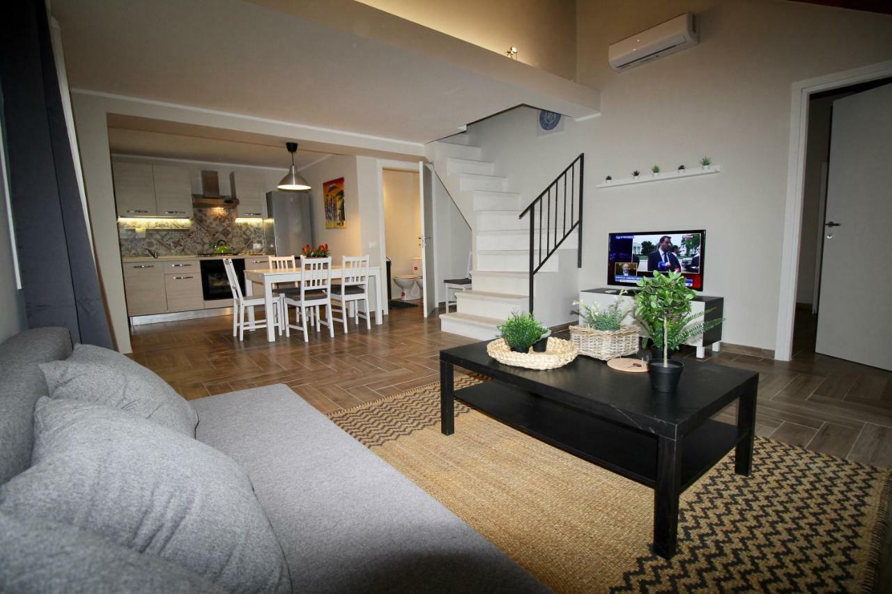 Katana Suites Beach Agnone Bagni Exteriör bild